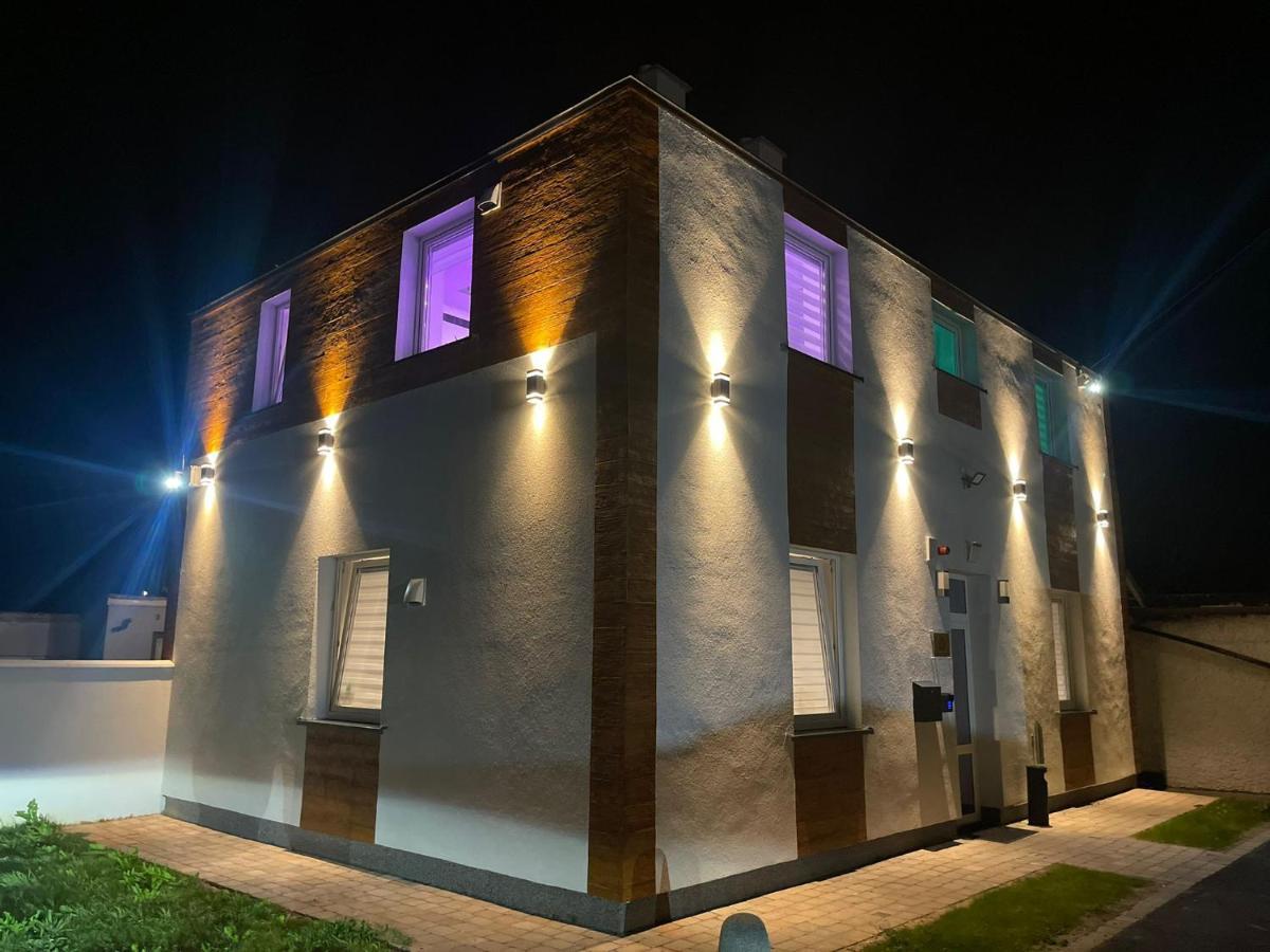 #5 Tgha Luxury One Bedroom Apartment In Athlone Bagian luar foto