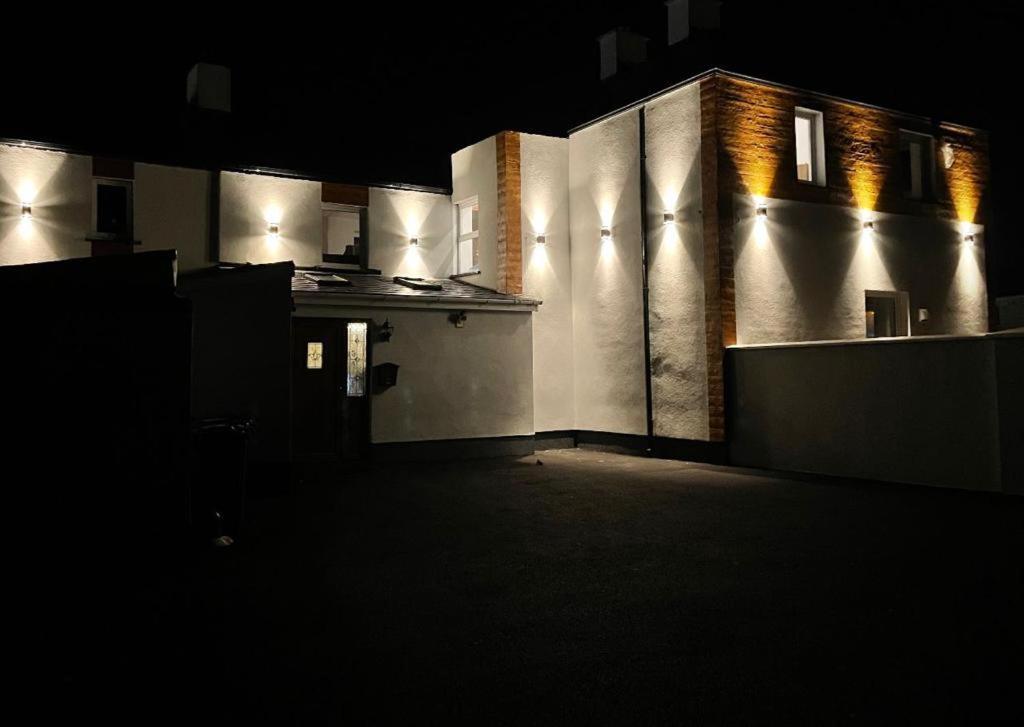 #5 Tgha Luxury One Bedroom Apartment In Athlone Bagian luar foto