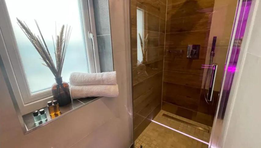 #5 Tgha Luxury One Bedroom Apartment In Athlone Bagian luar foto